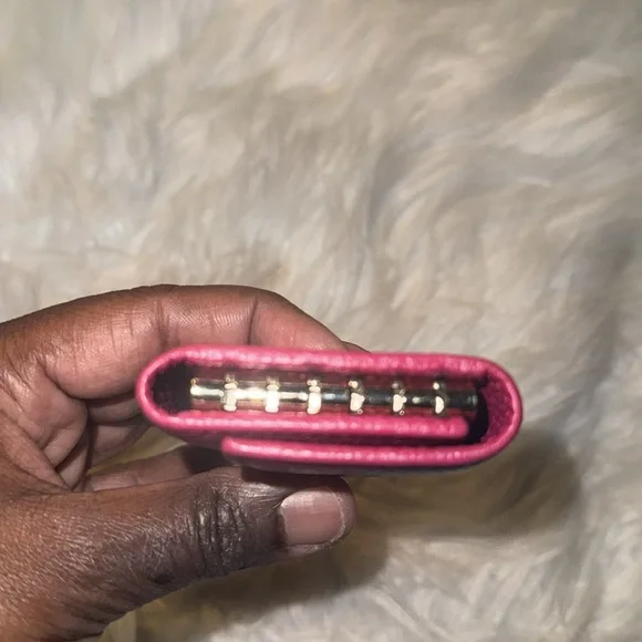 GUCCI SWING LEATHER KEY CASE EUC - Picture 4 of 9